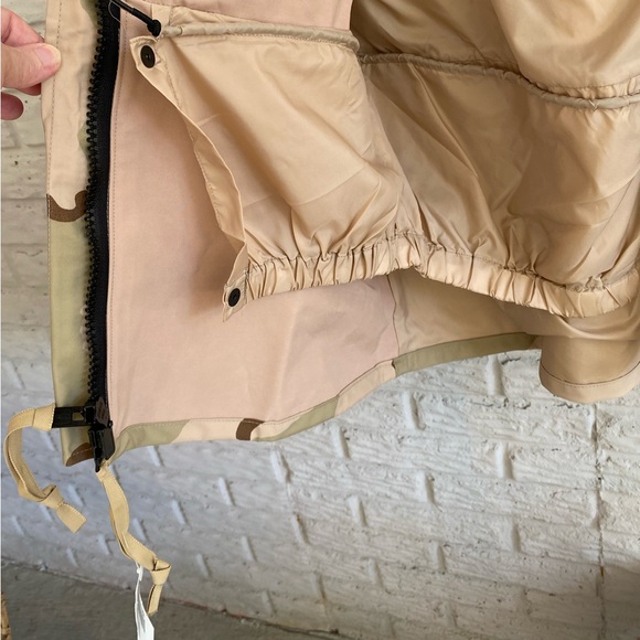 NWT U.S. Military Issue Desert Camouflage Cold Weather ECWCS Parka size Medium - Picture 11 of 16